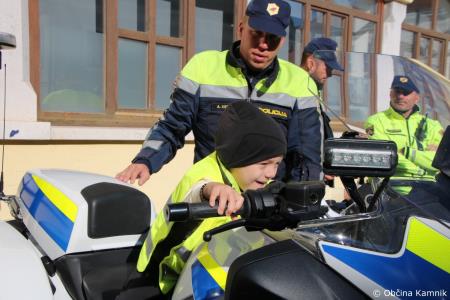Tudi otroci kamniških šol in vrtcev so bili danes trajnostno povezavi  (17)